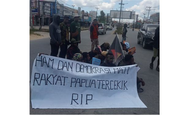 Aksi AMP Komite Kota Kendari, Sulawesi Tenggara hari ini, 25 Maret 2023 menyikapi situasi West Papua. Foto dok AMP.