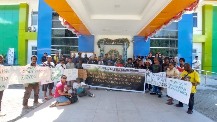 Foto usai warga Konya lakukan aksi protes di Kantor BPN Kota Jayapura pada 7 Juni 2024. Foto dok. LBH Papua.